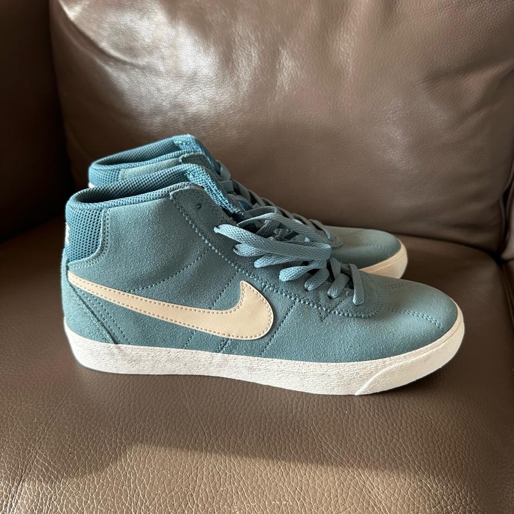 Nike SB Bruin Teal High-Top Sneakers